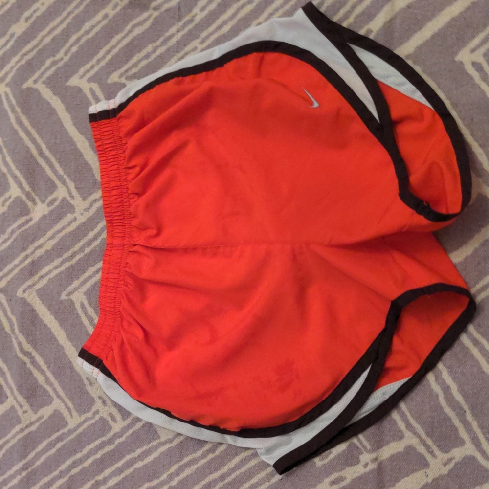 Girls Nike shorts-red
